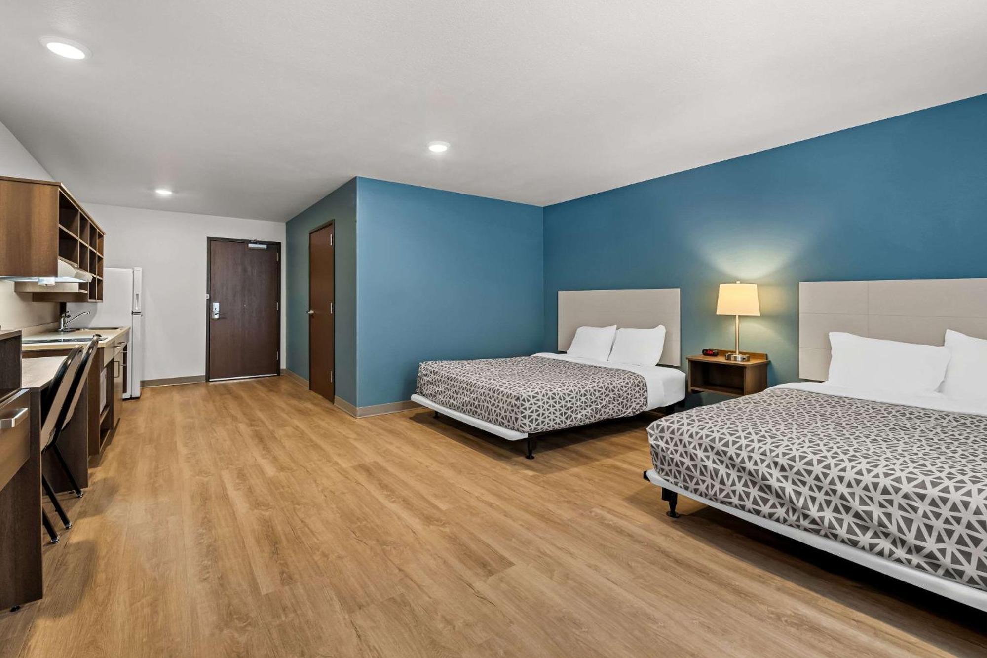 Woodspring Suites Loves Park - Rockford Екстер'єр фото